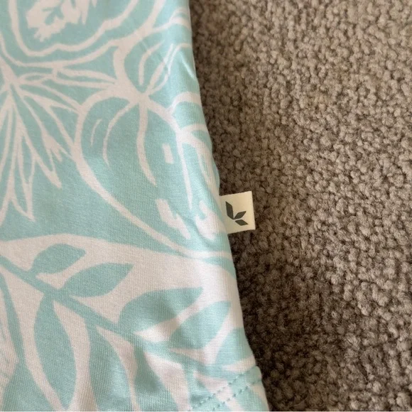 Koolaburra by UGG Allover Printed Modern Tank Top Size 2X Blue Casual Tee Shirt - Picture 3 of 9